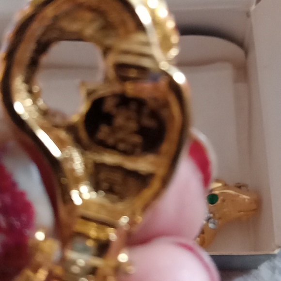 Vintage BOOKPIECE Kenneth Lane Ram's Head Earrings stamped uncirculated 24kp - Picture 3 of 8